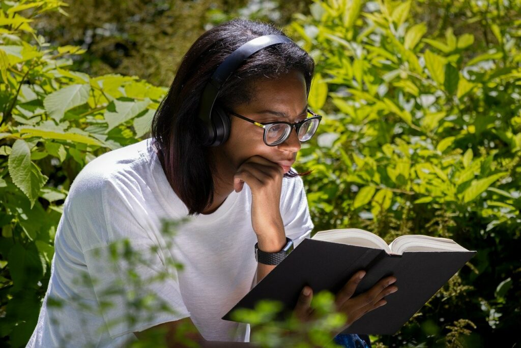 reader-nature-reading-8211917 reader, nature, reading-8211917.jpg